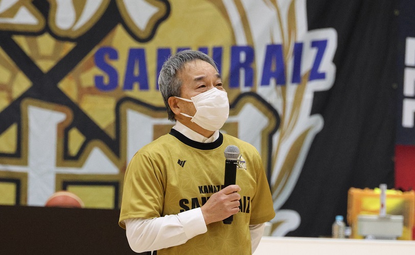 Journal-ONE | 武士団出迎えの挨拶で感極まる運営責任者の柘植 英一さん-小野寺俊明撮影