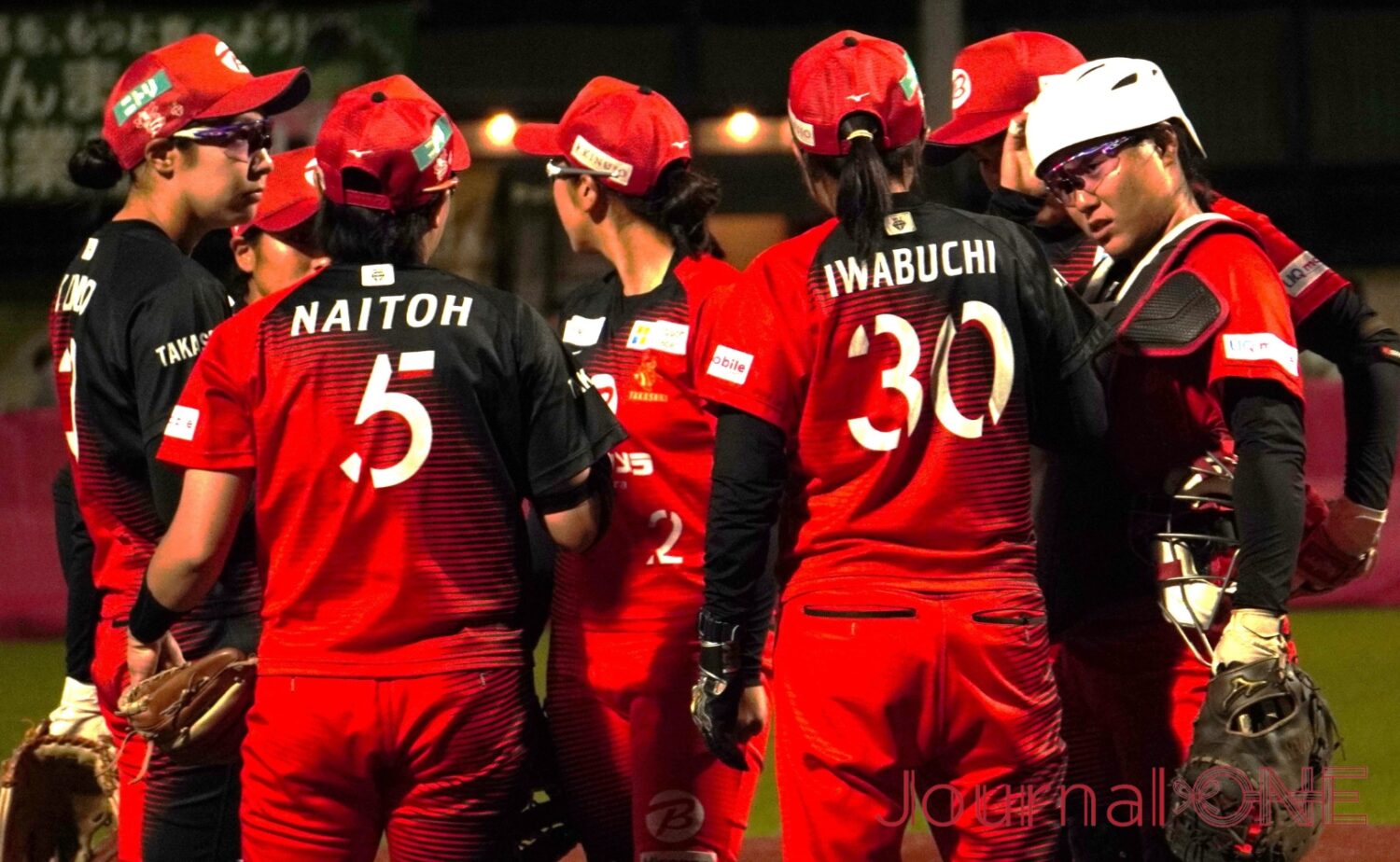 Journal-ONE | JDリーグ ビックvs戸田中央 ピンチでマウンドに集まるビックカメラ高崎の選手たち