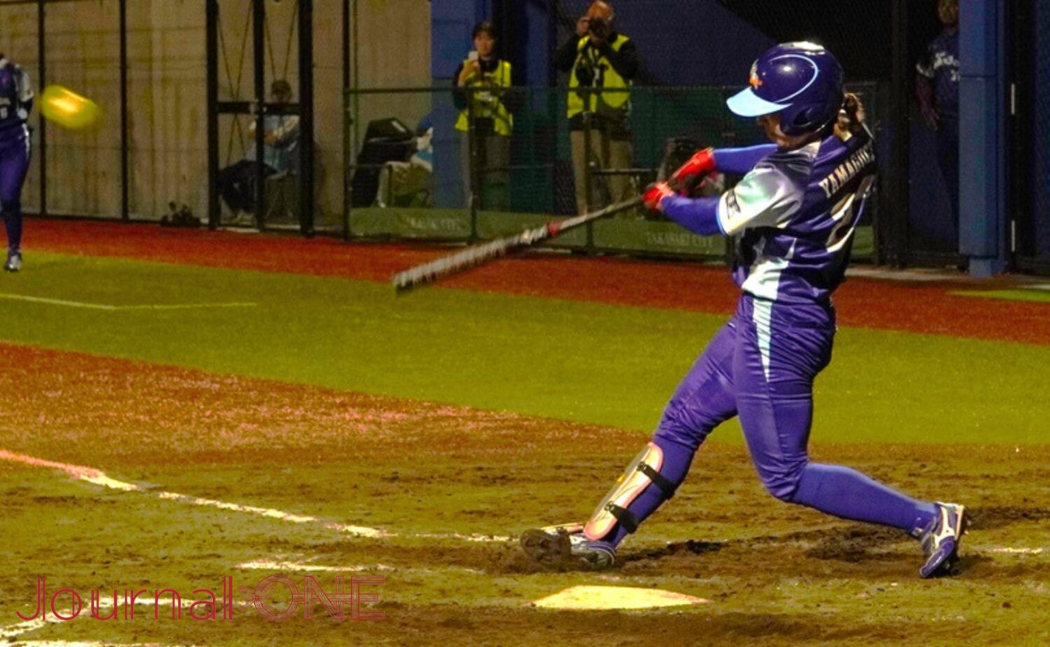Journal-ONE | JDリーグ ビックvs戸田中央 5回表 戸田中央はベテラン山口みどりが中越適時二塁打を放ち1点差に詰め寄る