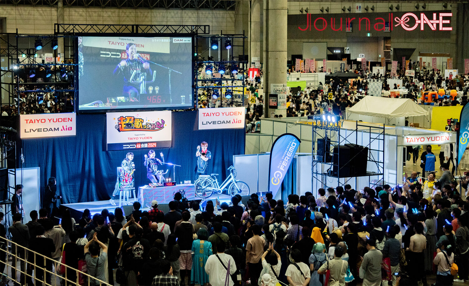 Journal-ONE | ニコニコ超会議“超歌ってみた”ステージで自転車を漕ぎながら熱唱するJDリーグ・太陽誘電ソルフィーユの曽根はん奈投手