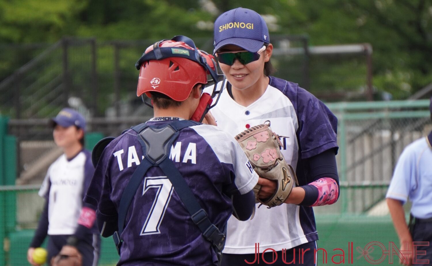 Journal-ONE | ソフトボール JDリーグ 交流戦 太陽誘電vsシオノギ 連投の三輪さくらと田島 茉依のバッテリー(シオノギ)