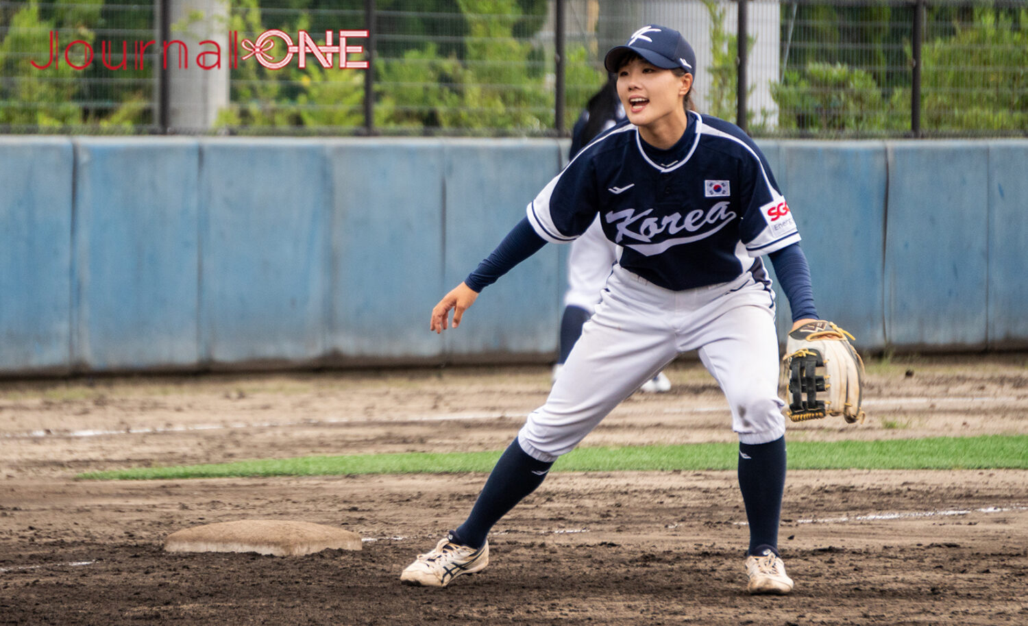 JournalーONE | 韓国代表キャプテンのイ・ギョンミン(LEE KYUNGMIN)は守備で投手陣を鼓舞-JournalーONE撮影