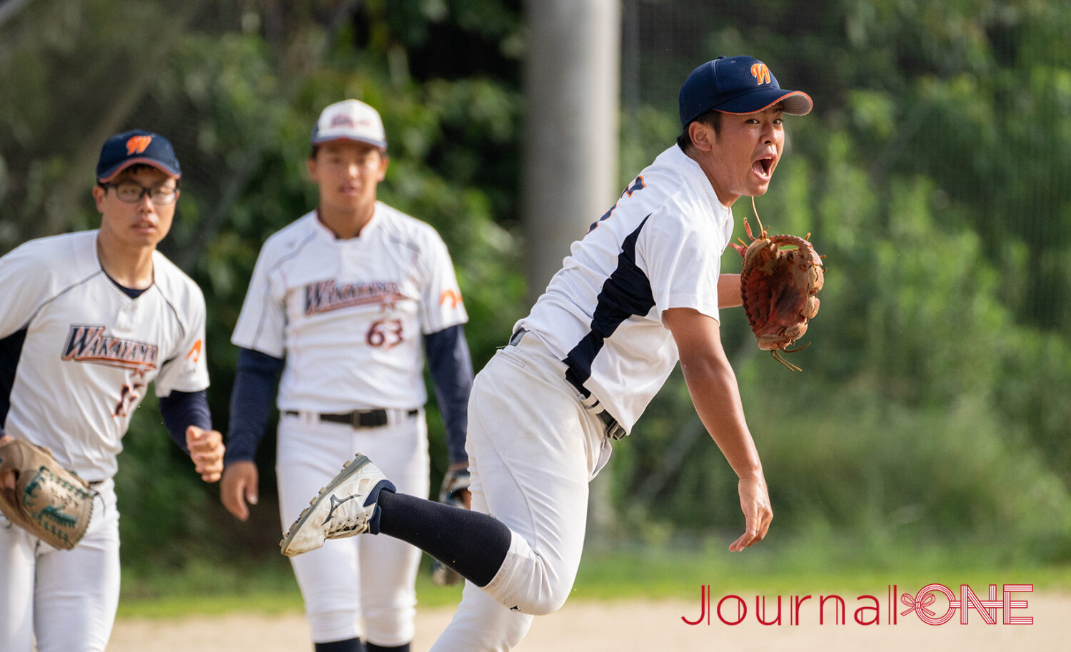 JournalーONE | 誰よりも率先した声出しで練習する長岡選手(和歌山大)は後輩たちとの対話を欠かさない-JournalーONE撮影