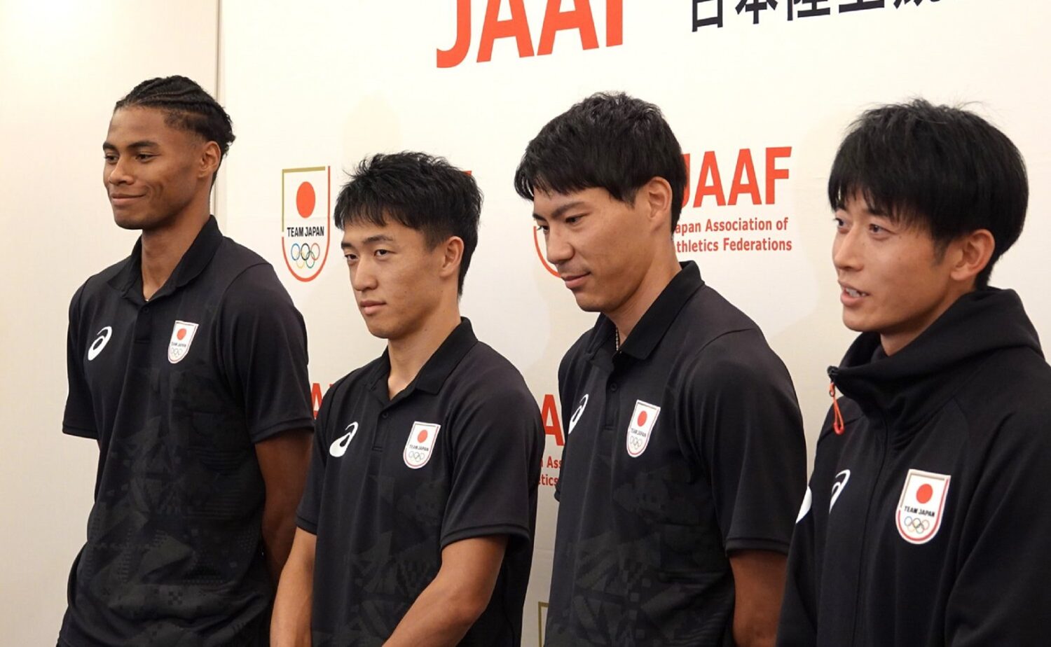 Journal-ONE | パリ五輪陸上 予選で日本新、決勝ではアジア新記録をマークし、6位に入賞した男子4×400mリレーメンバー(左から中島佑気ジョセフ、川端魁人、佐藤風雅、佐藤拳太郎)