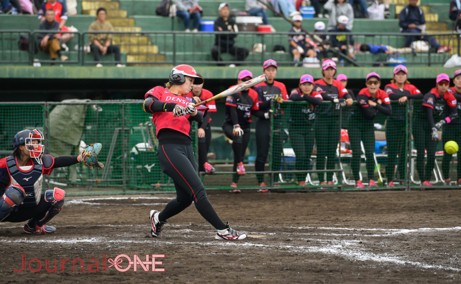 デンソーは川村莉沙の一塁線を痛烈に破る2点適時三塁で反撃-JournalーONE撮影
