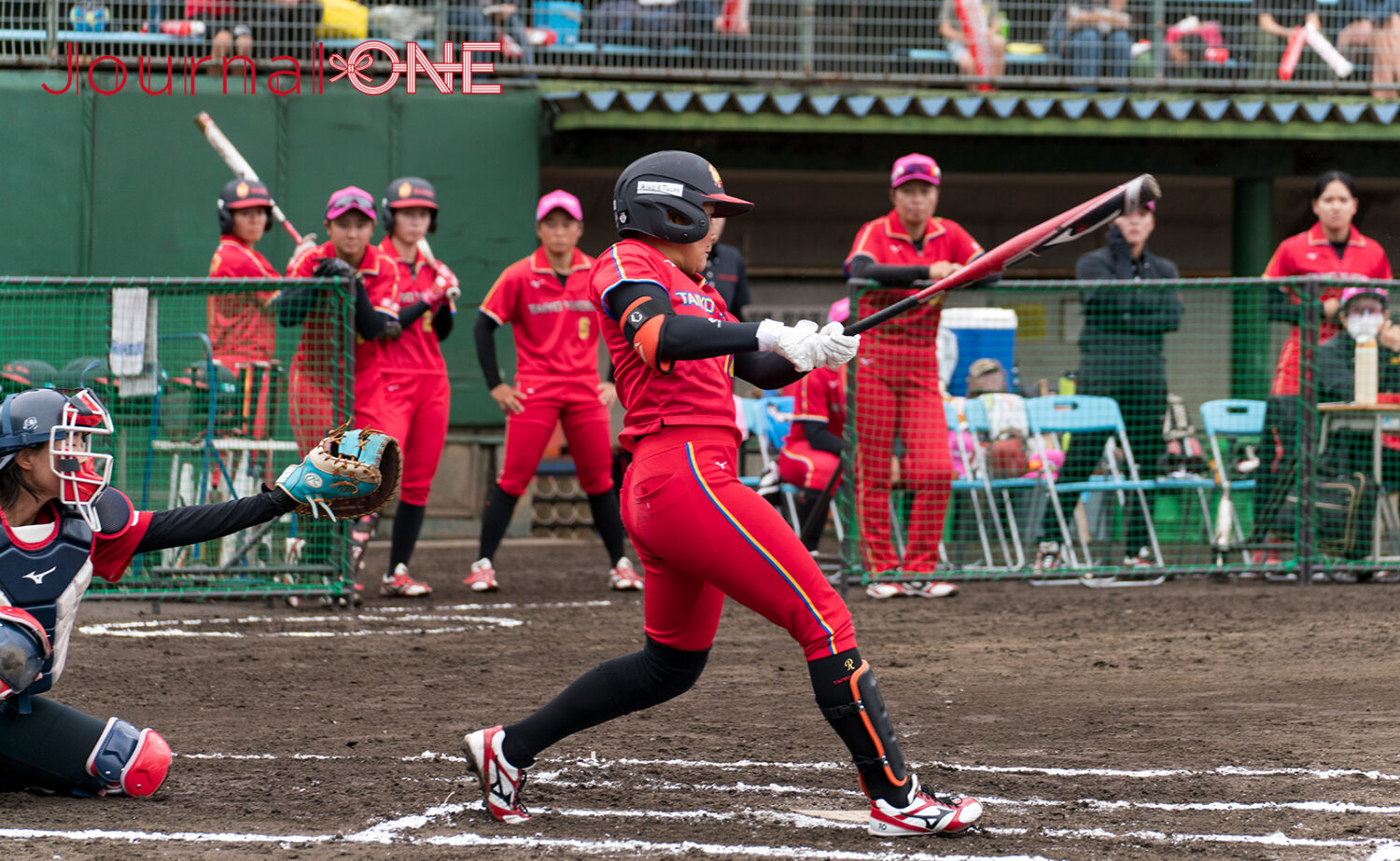 JournalーONE | JDリーグ第11節 )先頭・橋本選手のヒットで試合が始まる- JournalーONE撮影