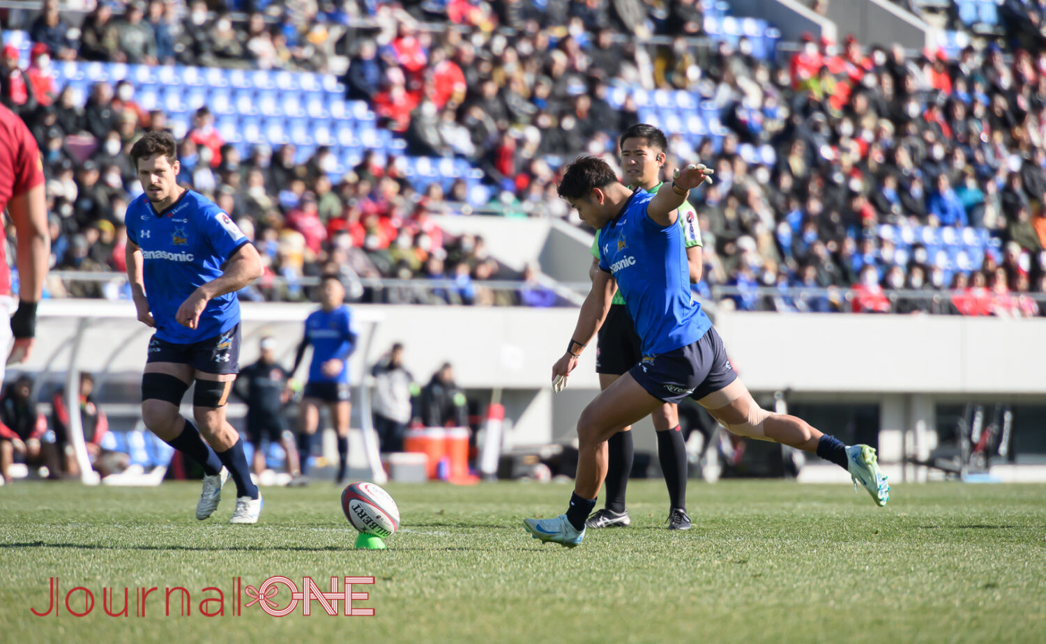 山沢京平選手のPGで埼玉WKが先制点を挙げる-JournalーONE撮影