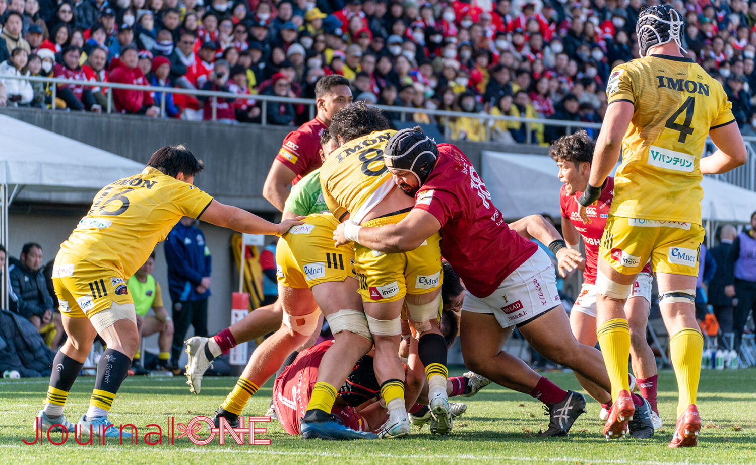 この試合も激しい攻防が随所に見られた”府中ダービー”-JournalーONE撮影