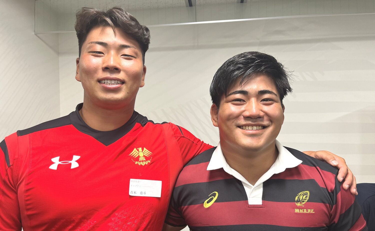 大学時代、青木(左)と佐藤‐斉藤健仁撮影