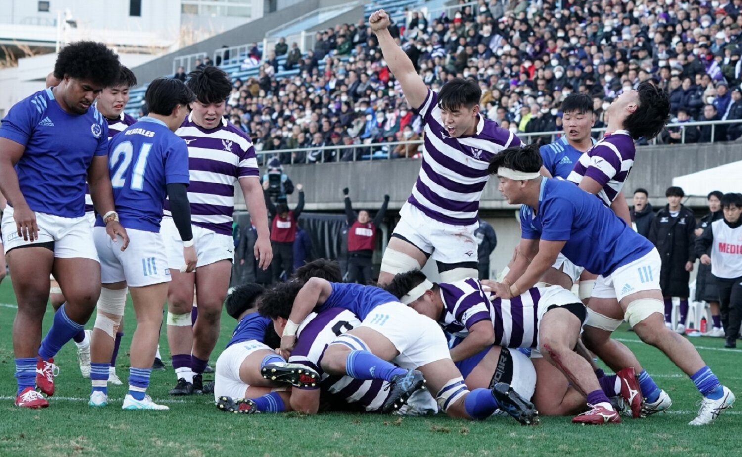 昨季は大学選手権ベスト4の明治大学-斉藤健仁撮影
