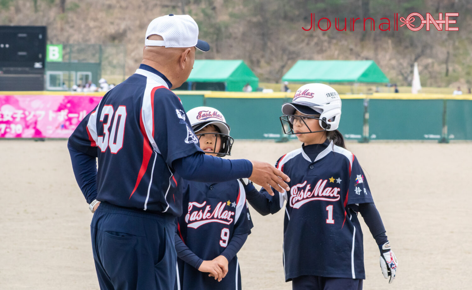 選手、片岡選手に指示を伝える外岡監督‐Journal-ONE撮影