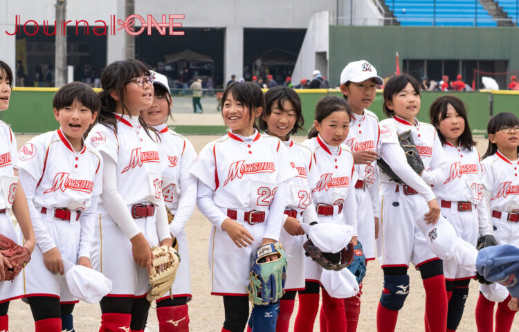 第18回春季小学生女子ソフトボール全国大会で初の準優勝に輝いた松戸JSLホワイトレイズ‐Journal-ONE撮影