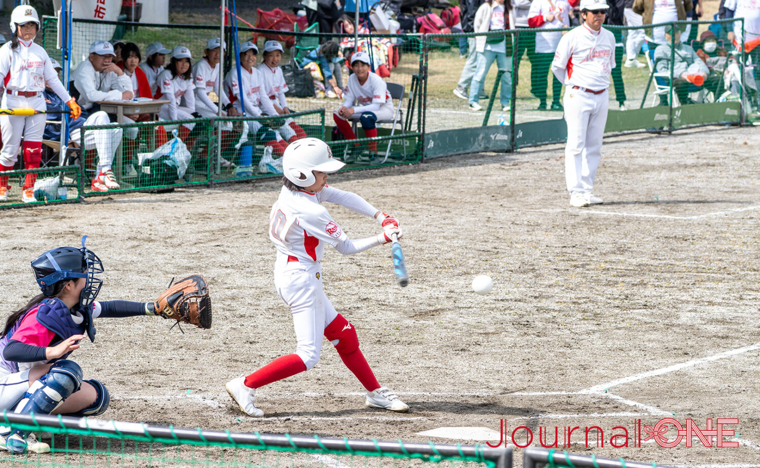 キャプテンの片桐亜瑚選手が進塁打を放ち同点に‐Journal-ONE撮影