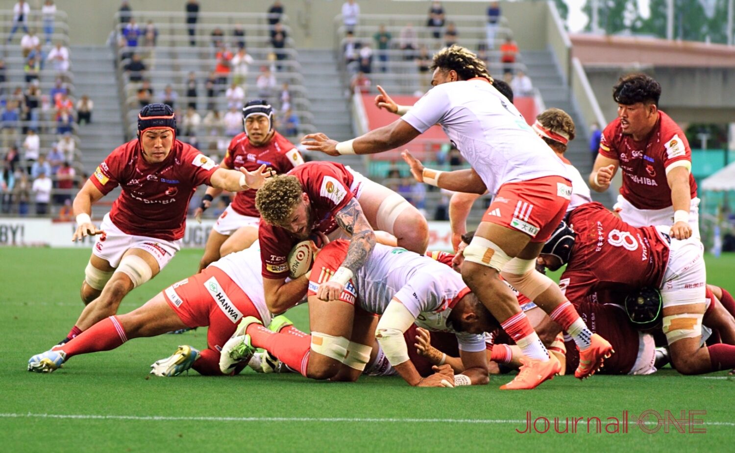 トライ寸前で押し返すS神戸のディフェンス-Journal-ONE撮影