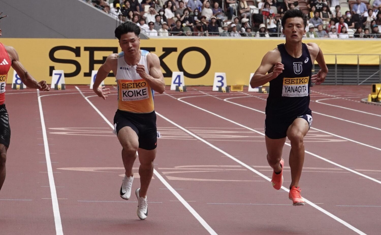 男子100mで連覇を遂げた栁田（右端）は、予選をぎりぎりで通過したなかでの快走だった（写真は予選のもの）-児玉育美撮影