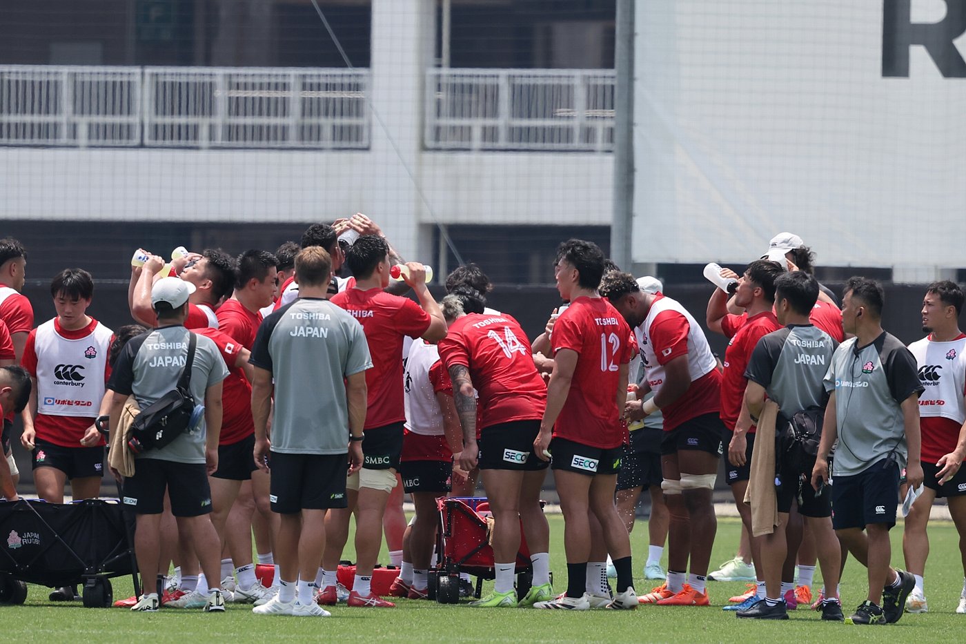宮崎合宿：真夏の暑さの中での練習-斉藤健仁撮影