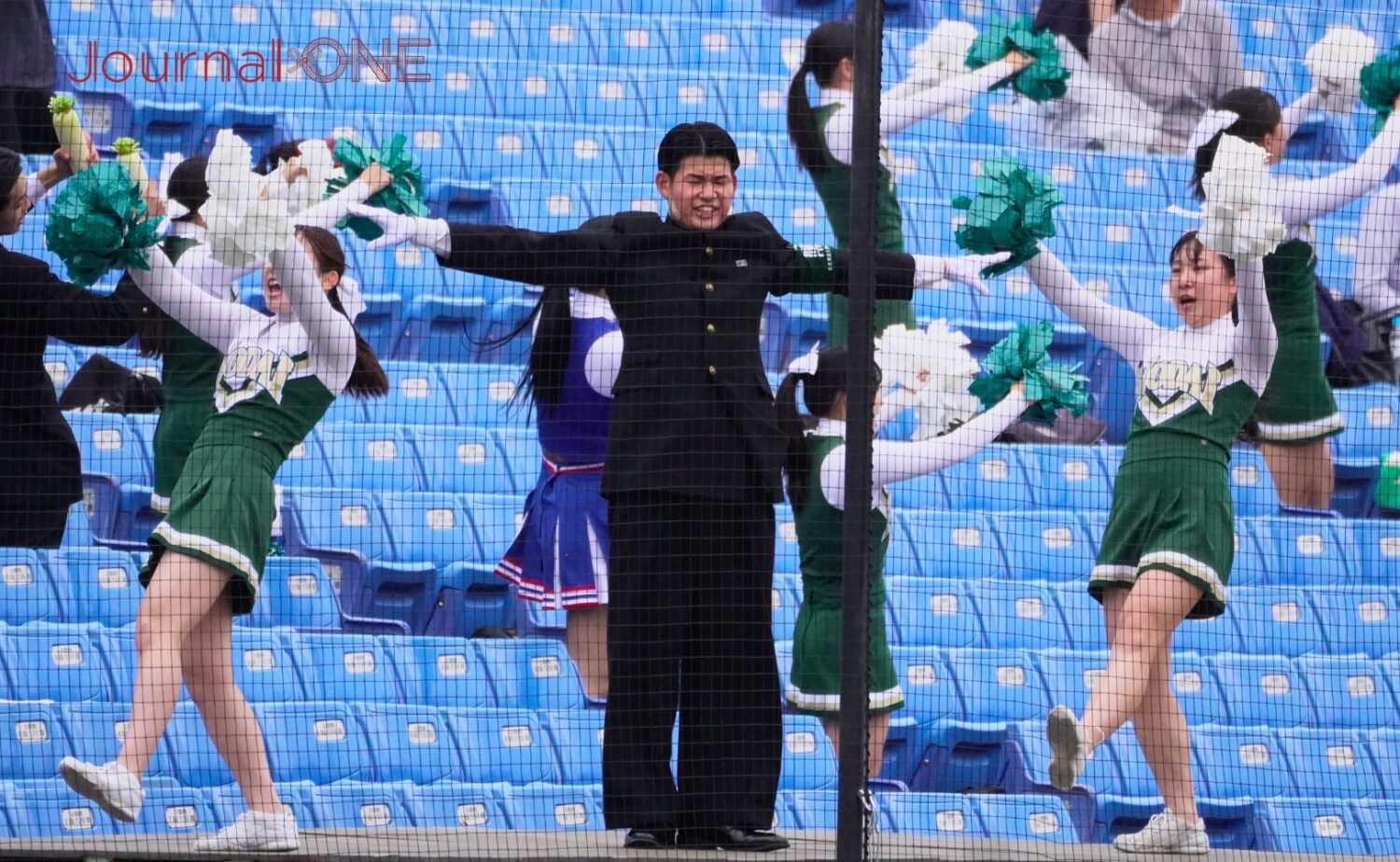 ”大根踊り”で選手を鼓舞する東京農業大学全学応援団-Journal-ONE撮影
