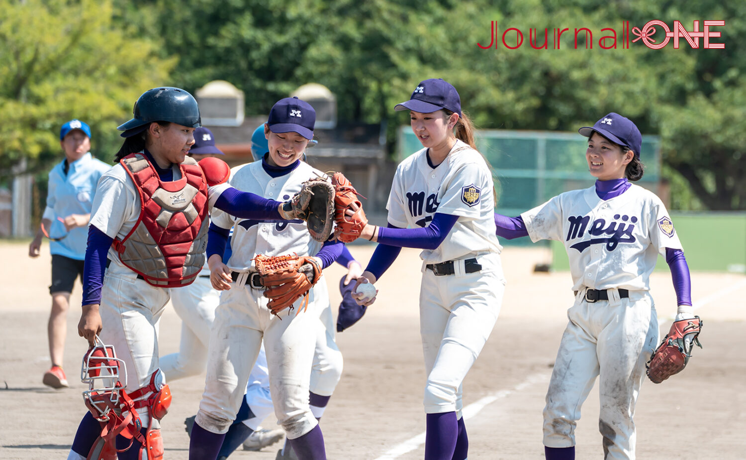 公式戦初勝利を挙げて喜ぶ柴田投手と大川捕手-Journal-ONE撮影