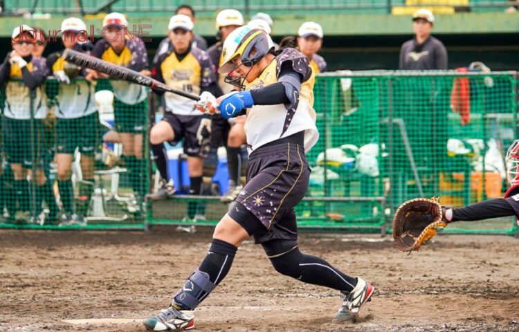全打点を叩き出し山下に勝利をプレゼントした佐藤友香（豊田織機）∸Journal-ONE撮影