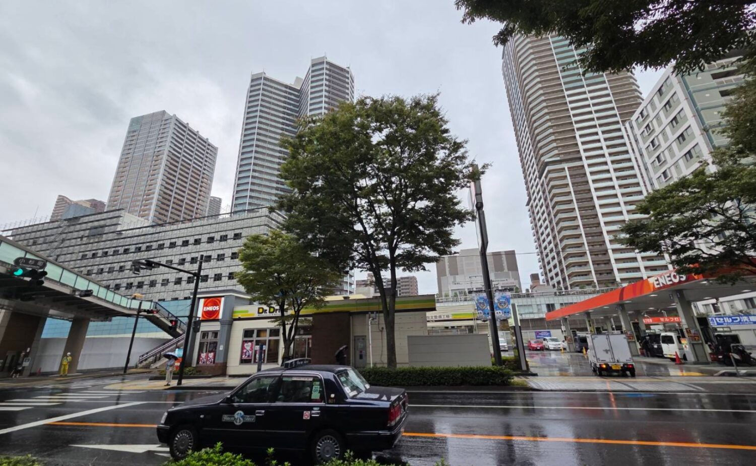 武蔵小杉駅前のタワーマンション群