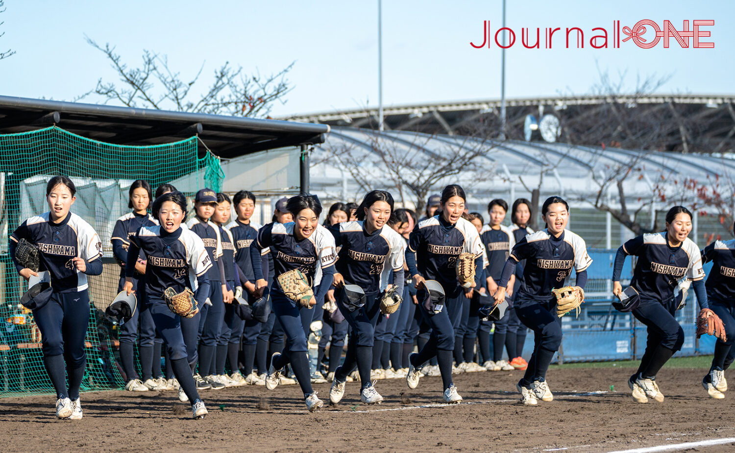 ソフトボールの名門・京都西山高校の選手たち