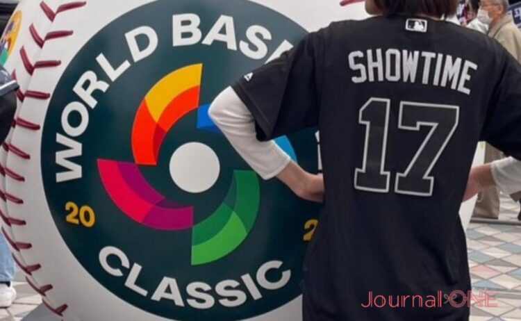 WBCのオブジェ前回の東京ドーム前に設置された