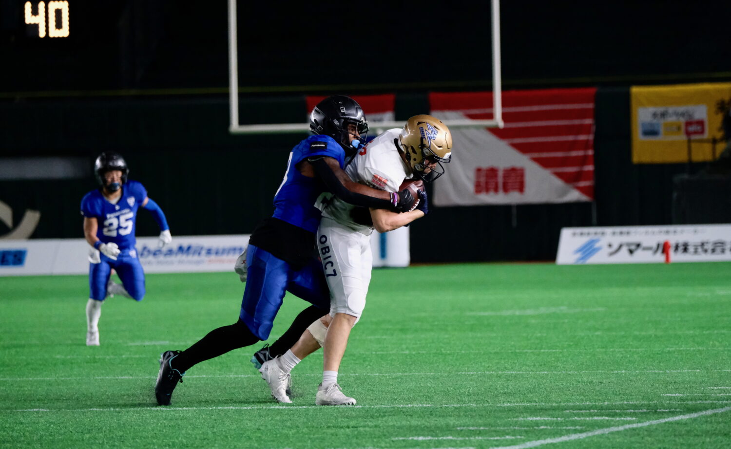 タックルをするパナソニックDBジョシュア・コックス DSCF1958