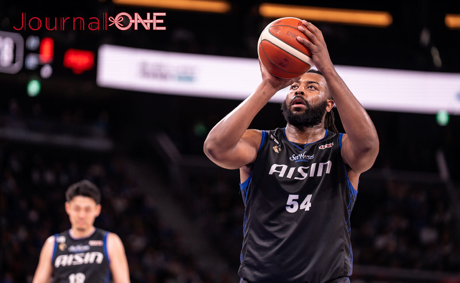 シーホース三河のダバンテ・ガードナー選手がシュートを狙う瞬間 2025年12月27日 Bリーグ第17節 vs アルバルク東京 IGアリーナ