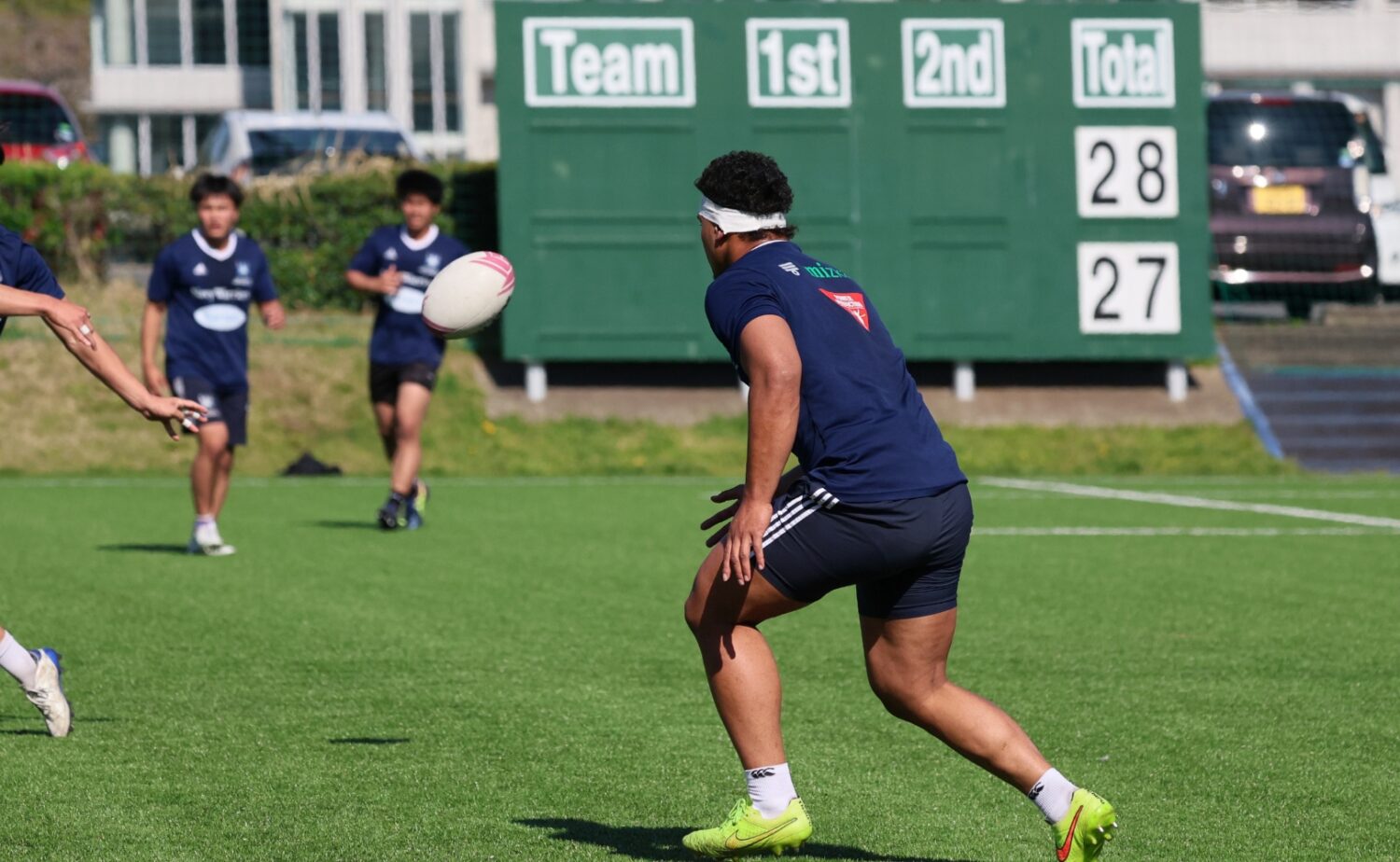得点ボードは28-27。昨年の関東リーグ戦で東海大学に敗れた点数を表示