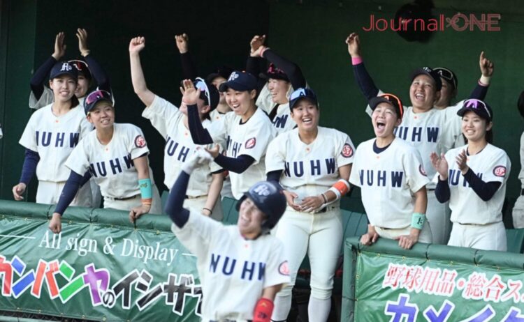 女子野球 新潟医療福祉大学のベンチ‐Journal-ONE撮影