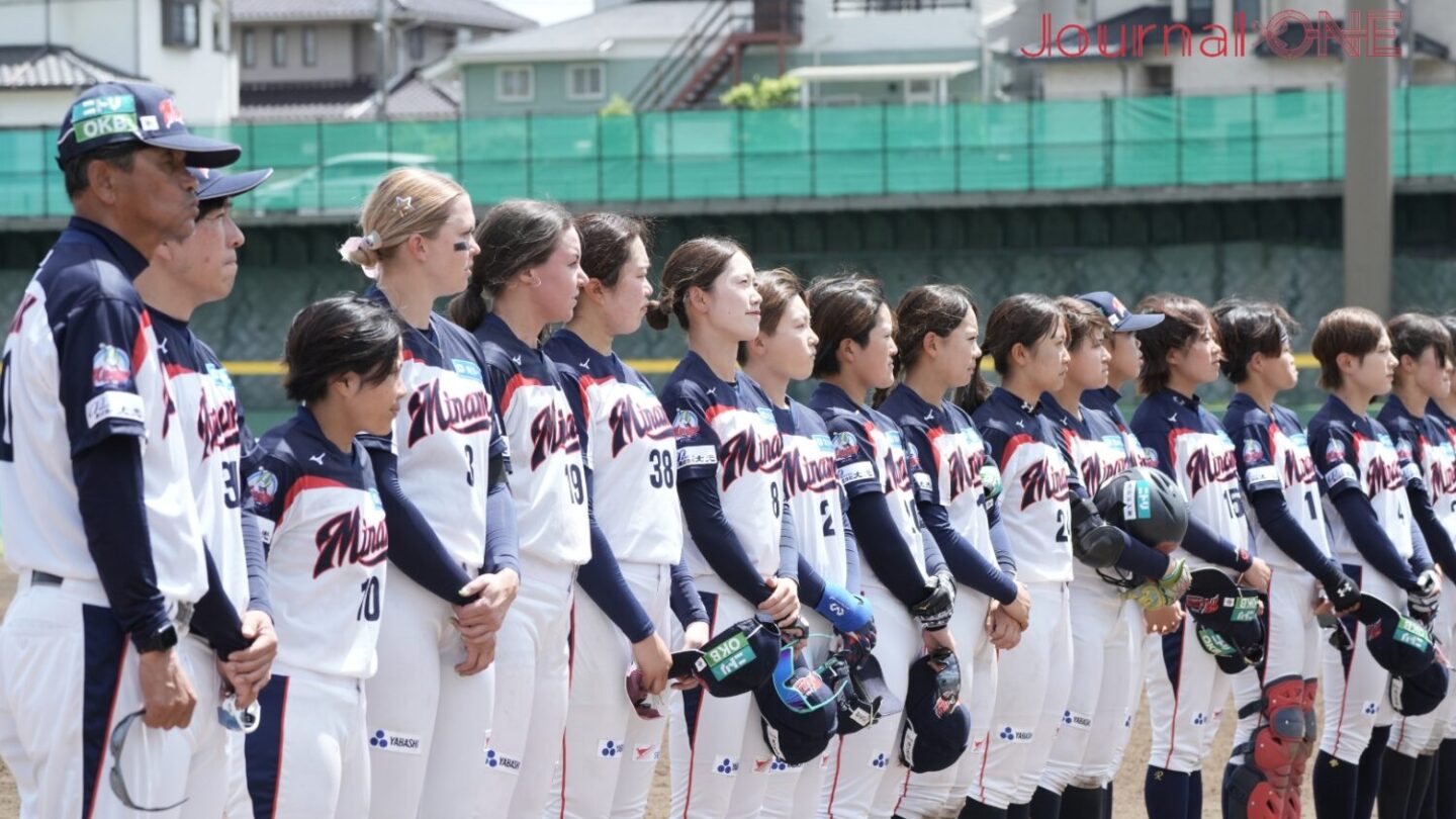 大垣ミナモ 応援団に挨拶する-Journal-ONE撮影