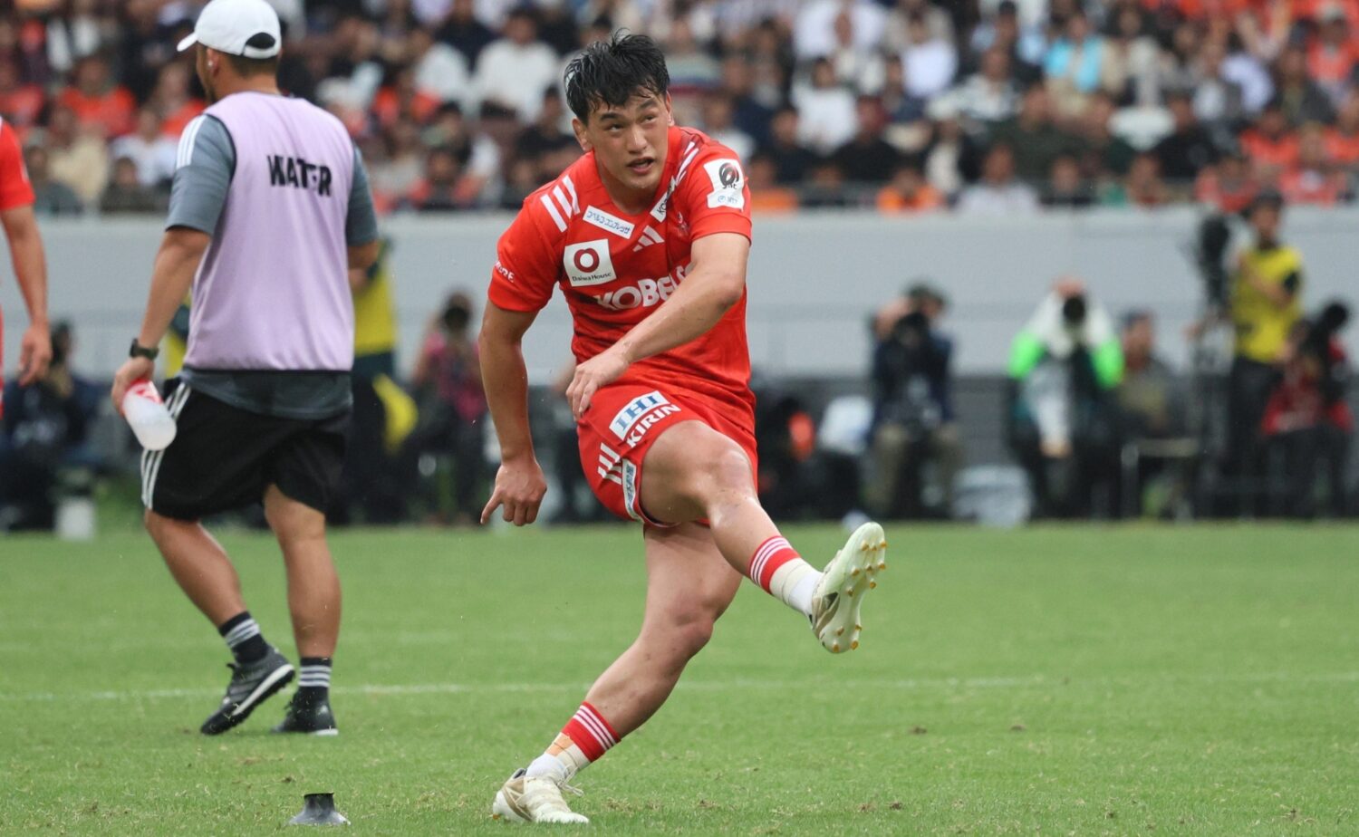 リーグワン PGを決める神戸のSO李-斉藤健仁撮影