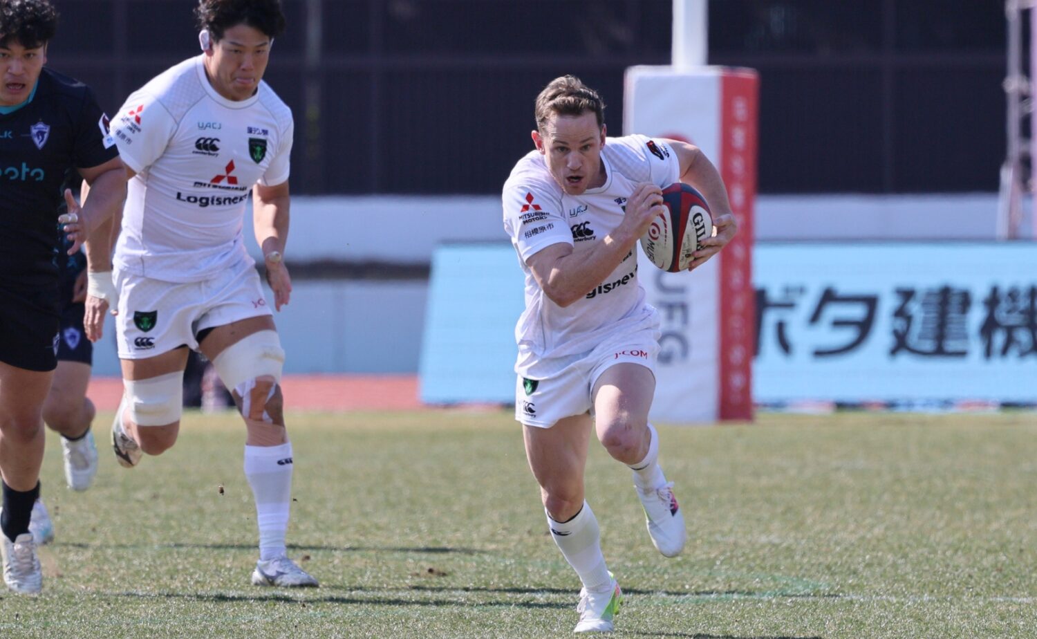 残留を決めたダイナボアーズ。元オールブラックスのSHウェバーも活躍した　撮影：斉藤健仁
