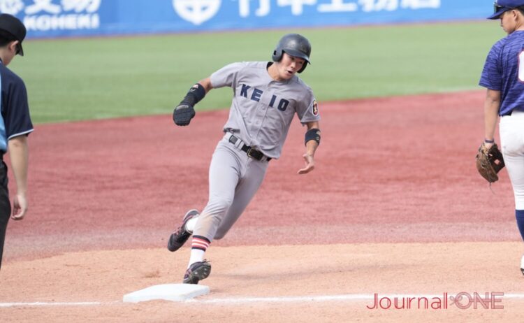 走攻守三拍子揃った大型内野手・今津(慶應義塾大学)-Journal-ONE撮影