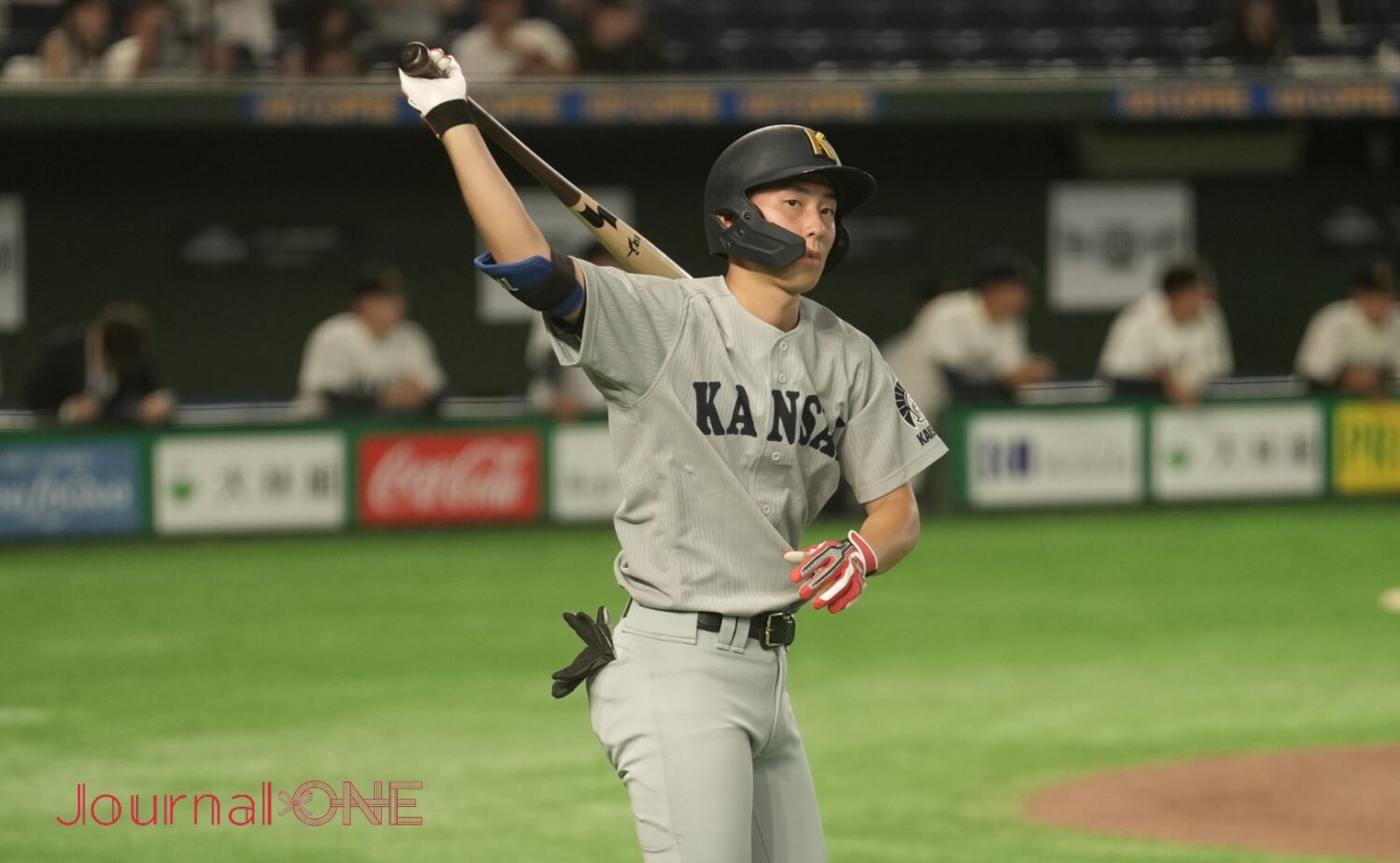 初回に二塁打を放った1年生の渡邊-Journal-ONE撮影