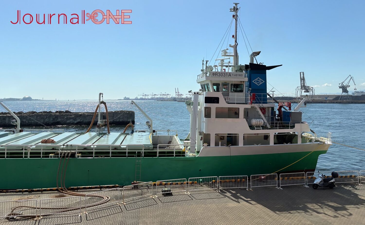 海遊館で使用する海水を運搬する専用船。和歌山県沖で採取した海水を積み、大阪港の海遊館へ届けている。