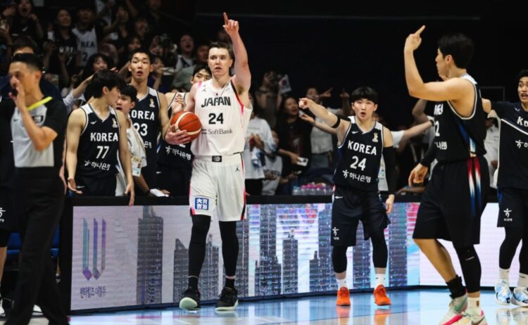 ビッグマンながら外にも強いホーキンソン@FIBA