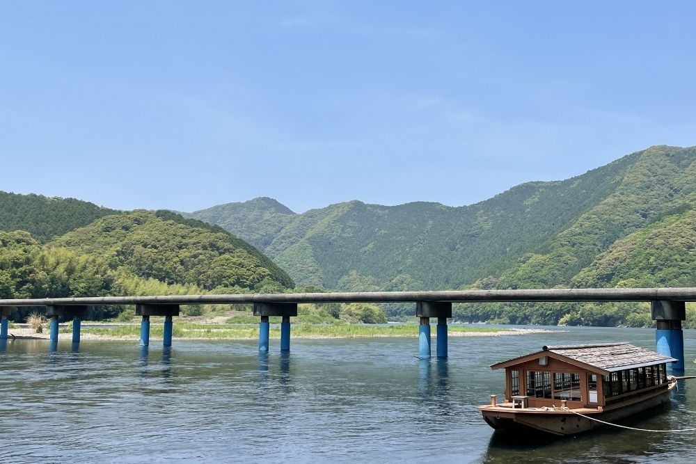 屋形船と水辺の体験を組み合わせる