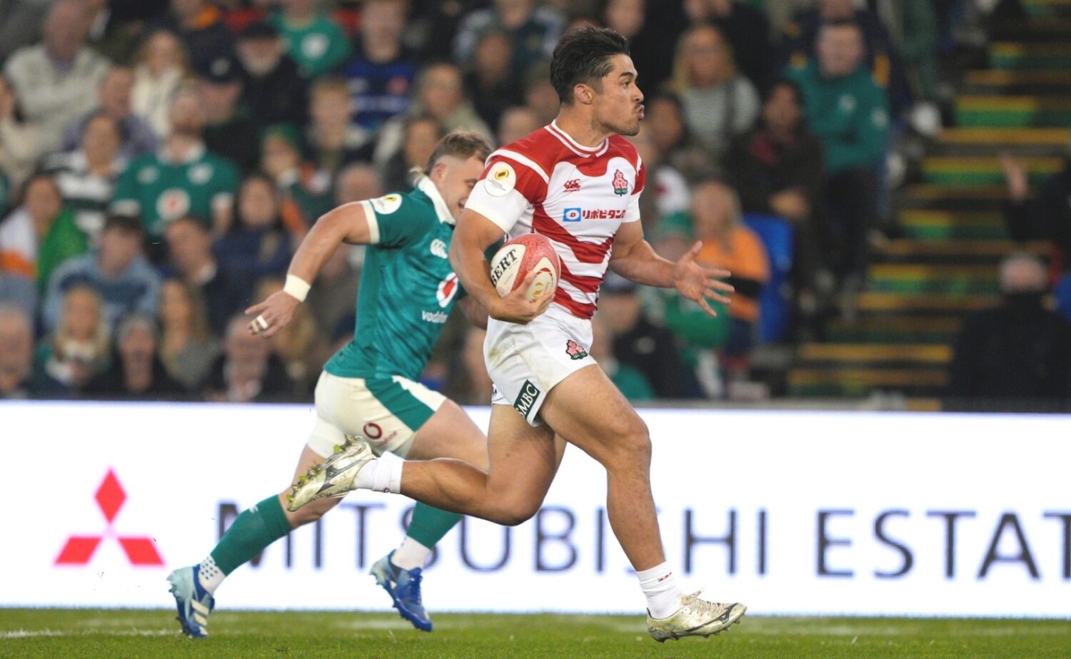 ラグビー日本代表 トライを挙げるWTBメイン@JRFU