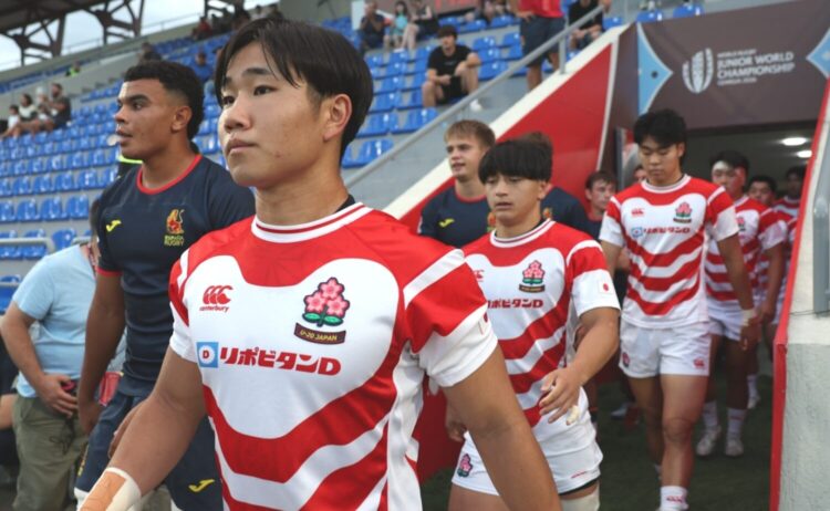 選手が選ぶMVPの岩倉（左）。世界相手にも自身の持ち味を発揮した@JRFU