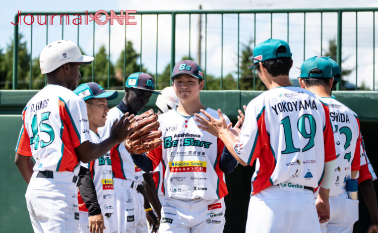 試合に臨む旭川ビースターズの選手たち-Journal-ONE撮影