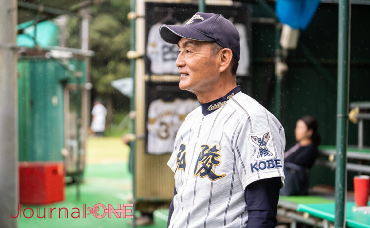 神戸弘陵学園 敗戦を糧に成長した選手たちを見守る石原康司監督-Journal-ONE撮影