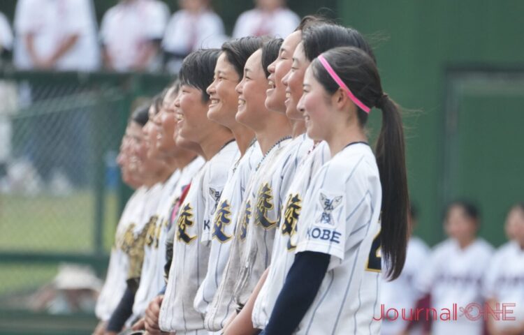 神戸弘陵学園 笑顔で校歌斉唱するナイン-Journal-ONE撮影