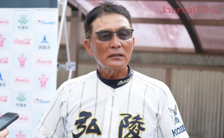初戦の勝利を振り返る石原監督-Journal-ONE撮影