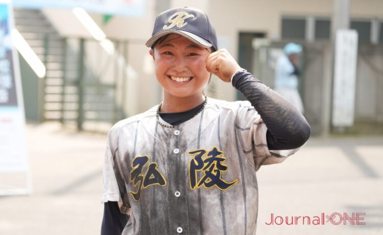 神戸広陵 攻守に活躍し真っ黒なユニフォームで笑顔の福田-Journal-ONE撮影