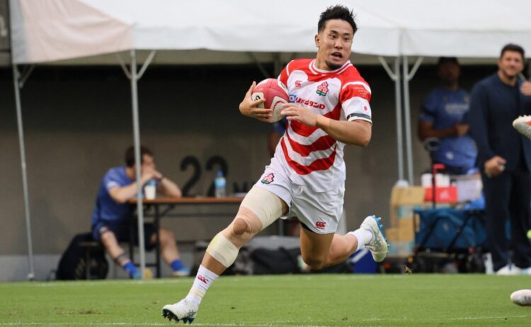 トライを挙げるFB松永‐斉藤健仁撮影