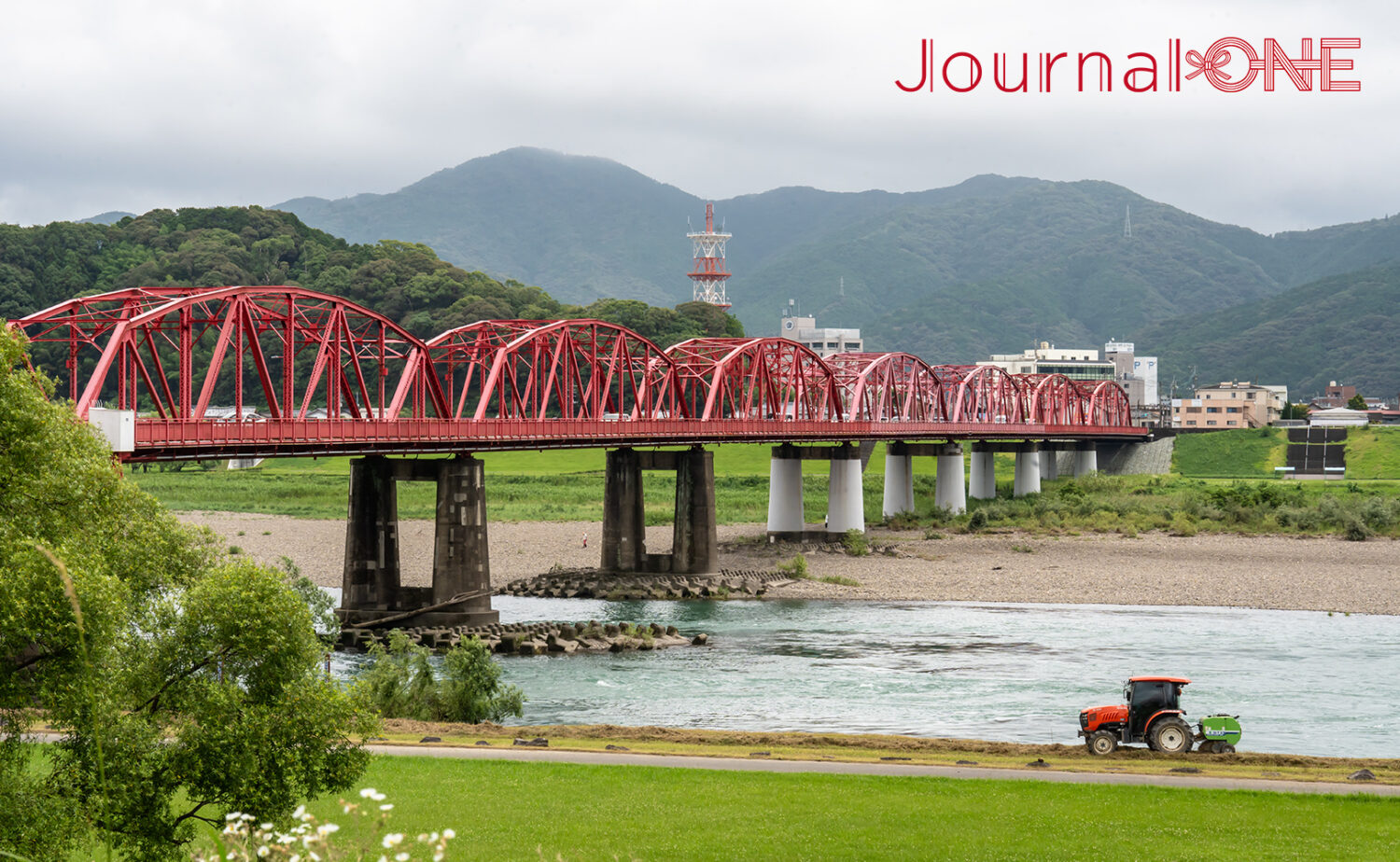四万十市・赤鉄橋｜歴史ある赤い鉄橋と絶景スポット