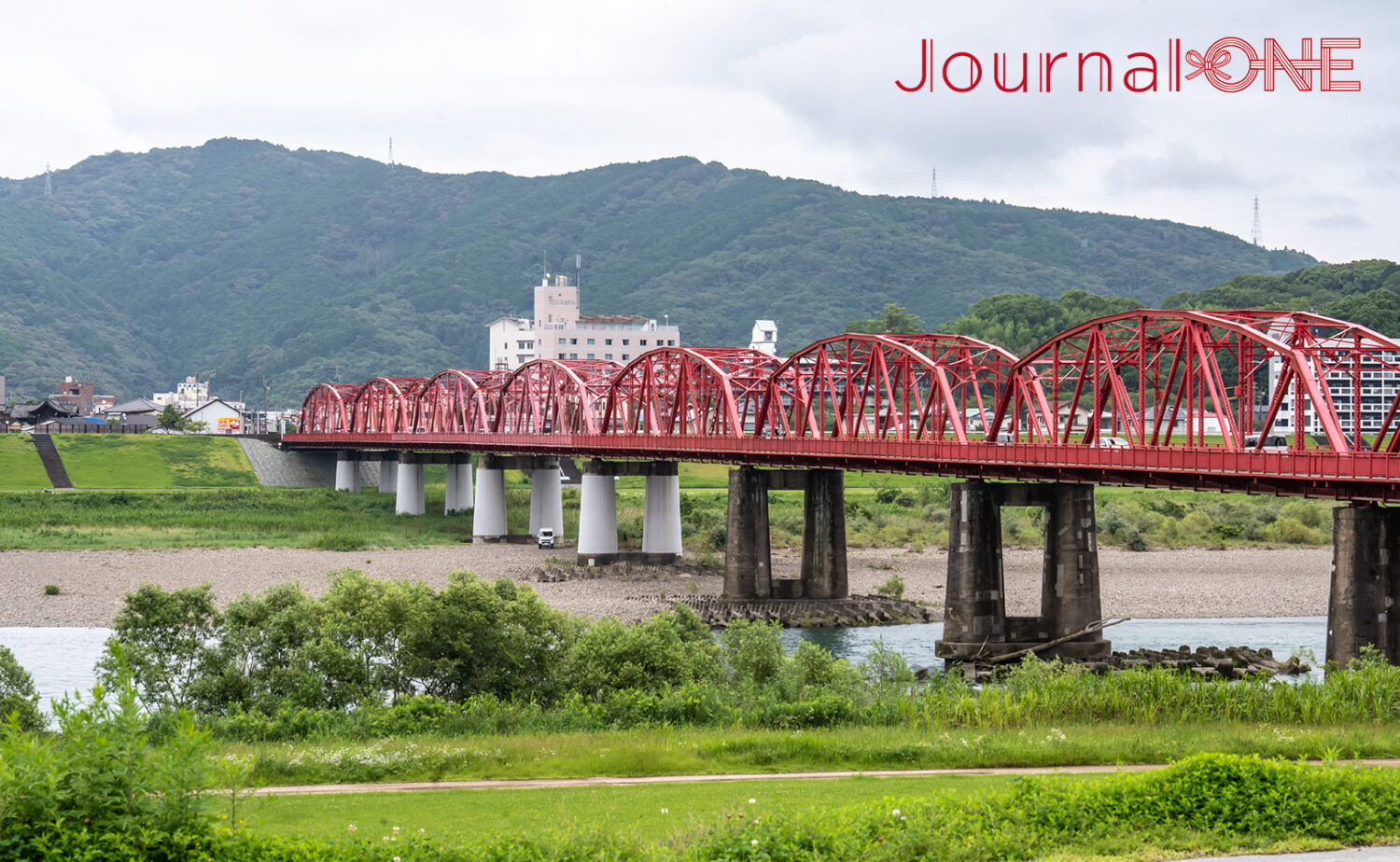 四万十市・赤鉄橋｜歴史ある赤い鉄橋と絶景スポット