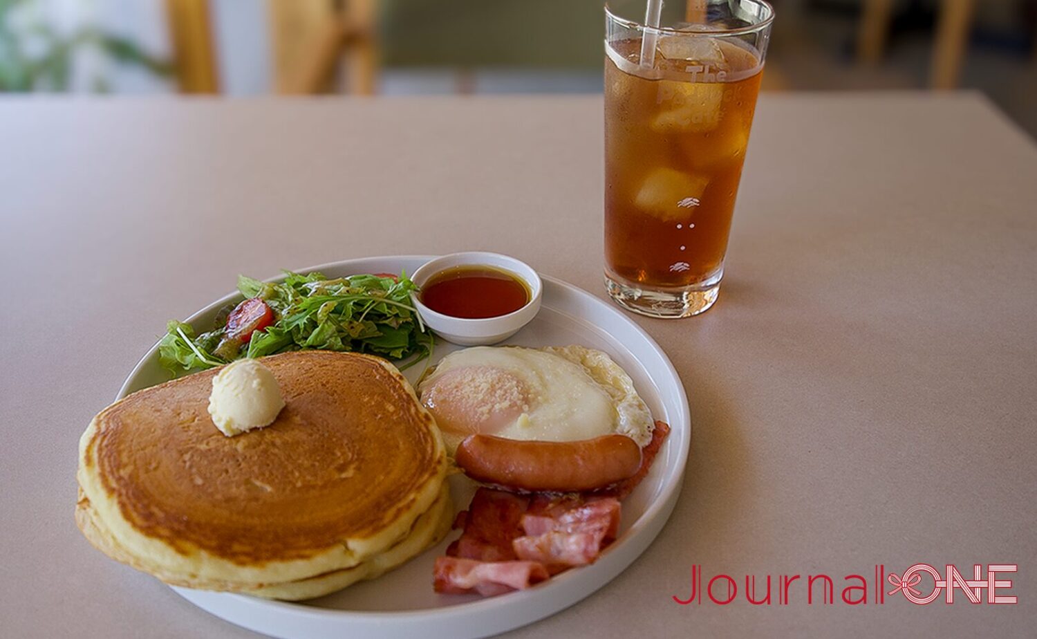 The Paddock Cafeのパンケーキプレートとアイスティー（アールグレイ）