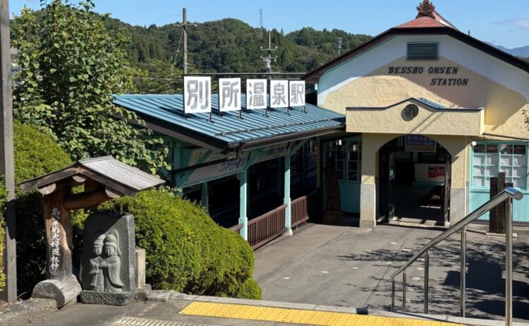 信州最古と伝わる別所温泉-小野寺俊明撮影
